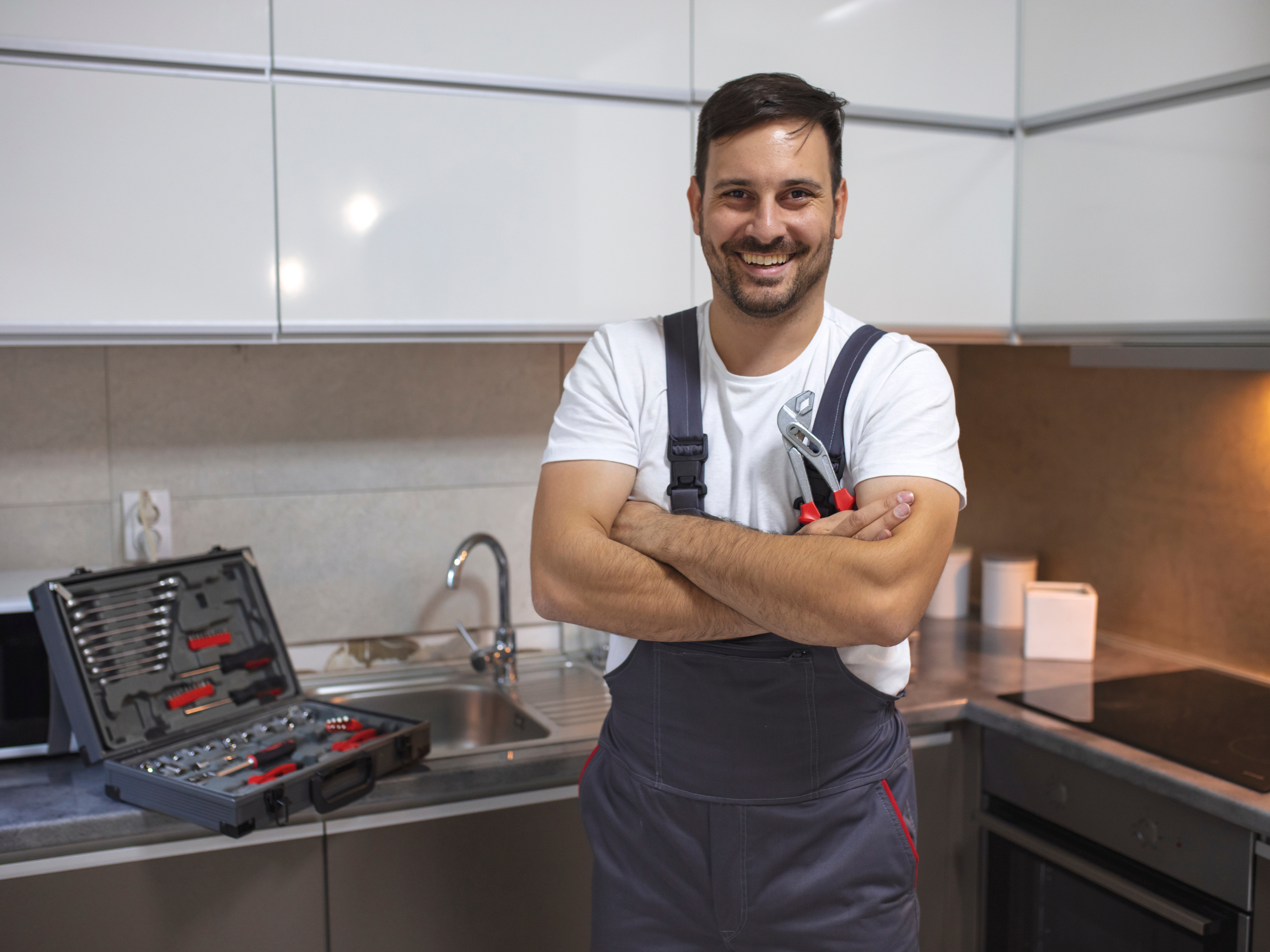Küchenmonteur oder Möbelmonteur werden bei Krech Service Einbauküchen